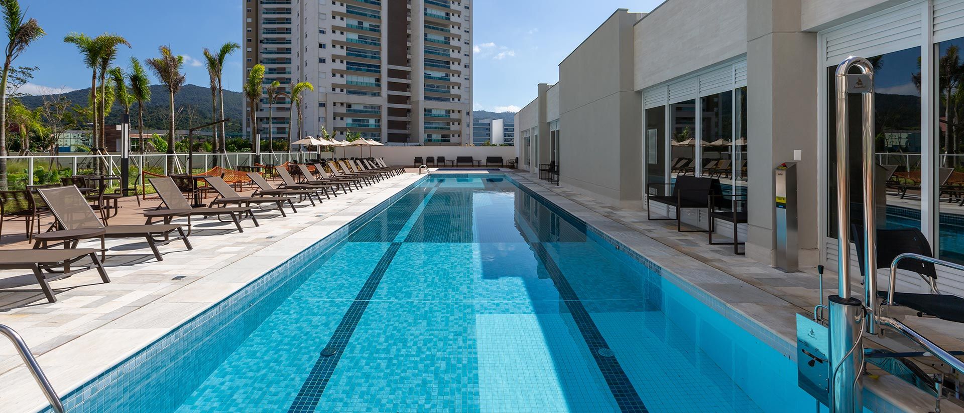 https://helbor.blob.core.windows.net/medias/website-institucional/Passeo_Piscina_80d2665960.jpg