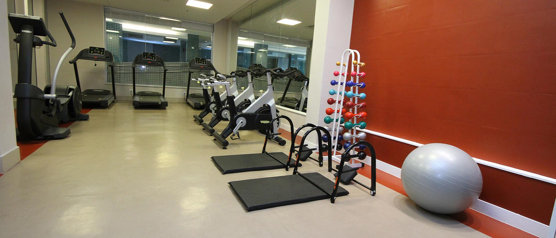 Link Office, Mall & Stay — Academia