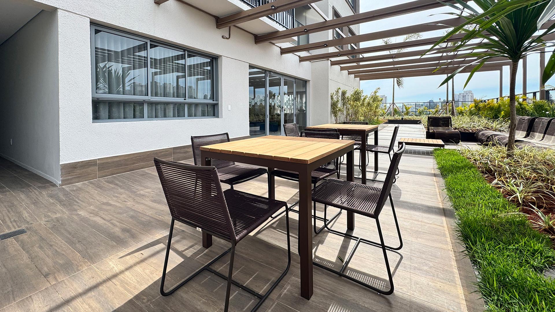 Helbor New Patteo Osasco — Apoio piscina