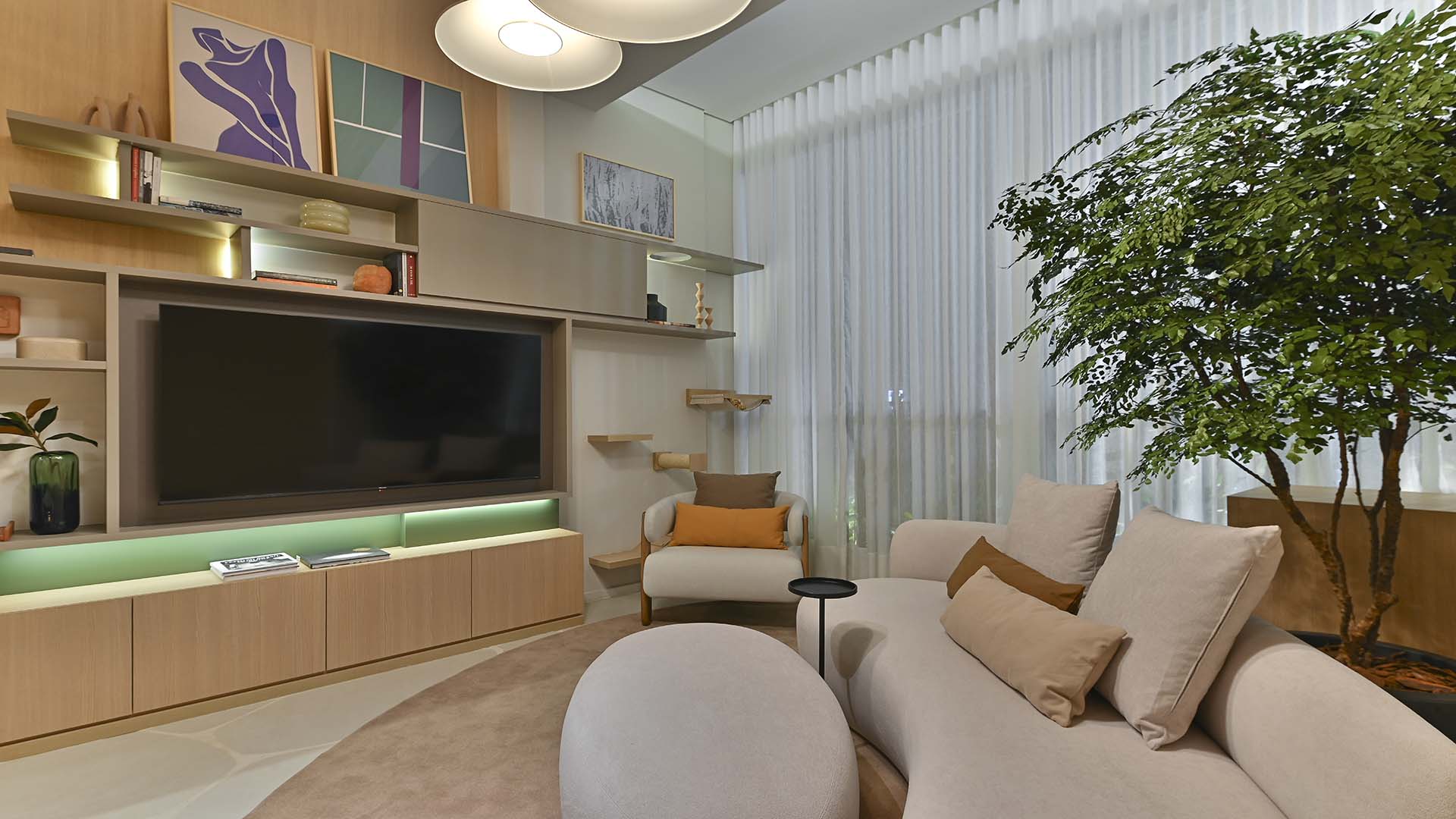 Studio decorado 41,09m² privativos, com pé-direito de 3,90m