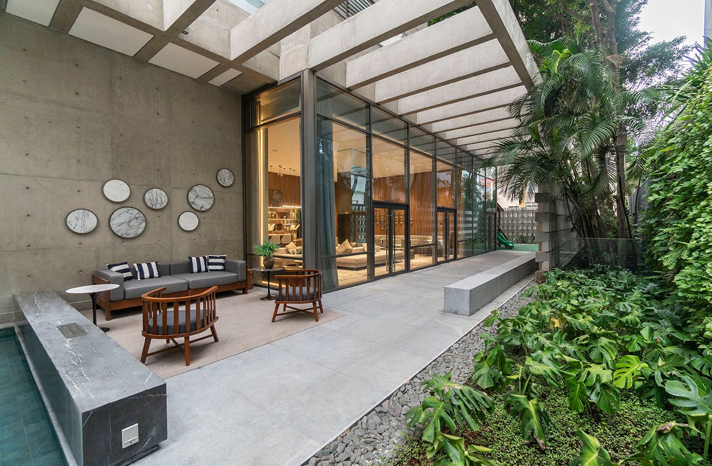 Facces Jardins By Helbor — Lounge externo de apoio ao salão de festas gourmet