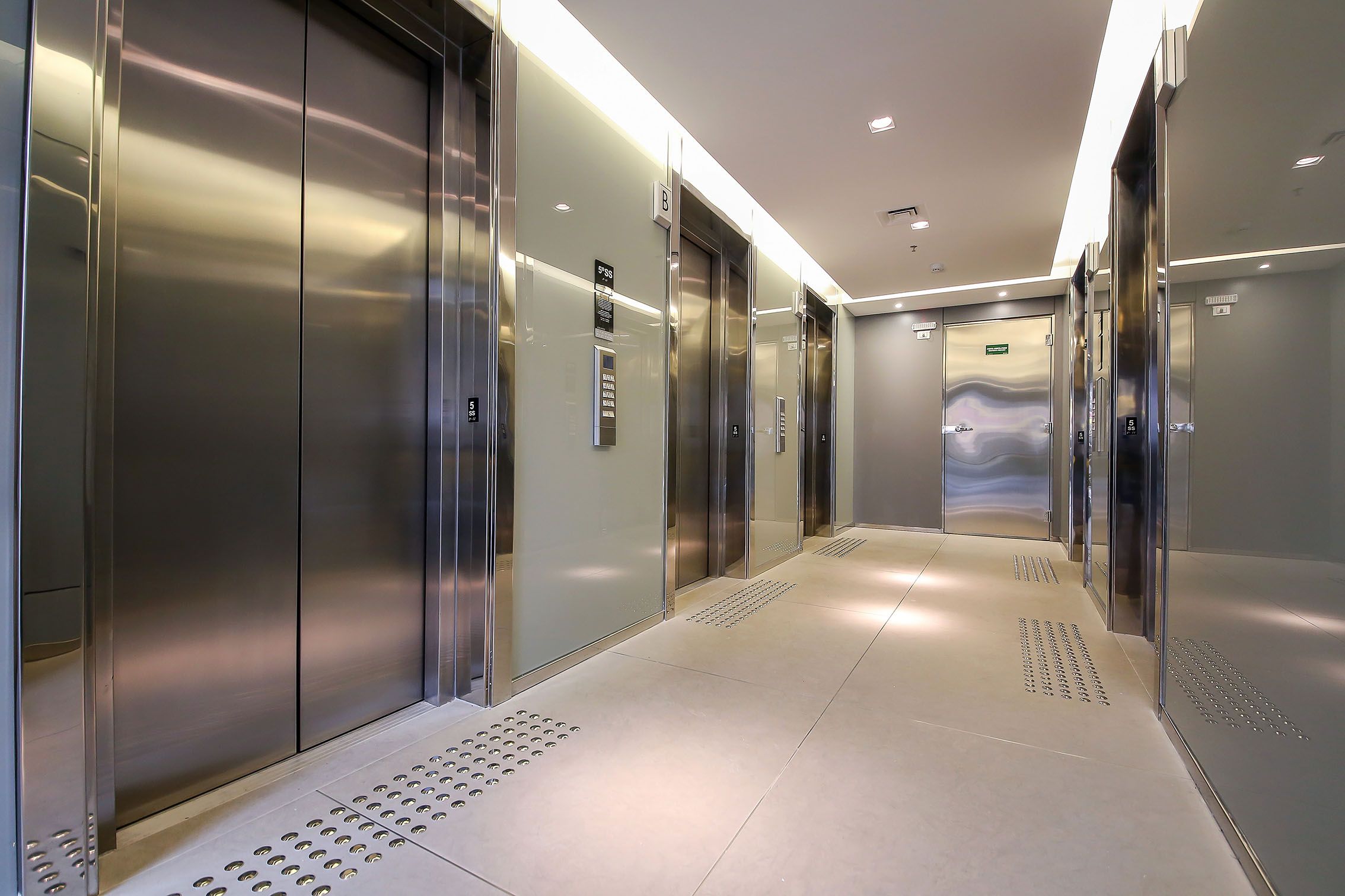 Hall Elevadores