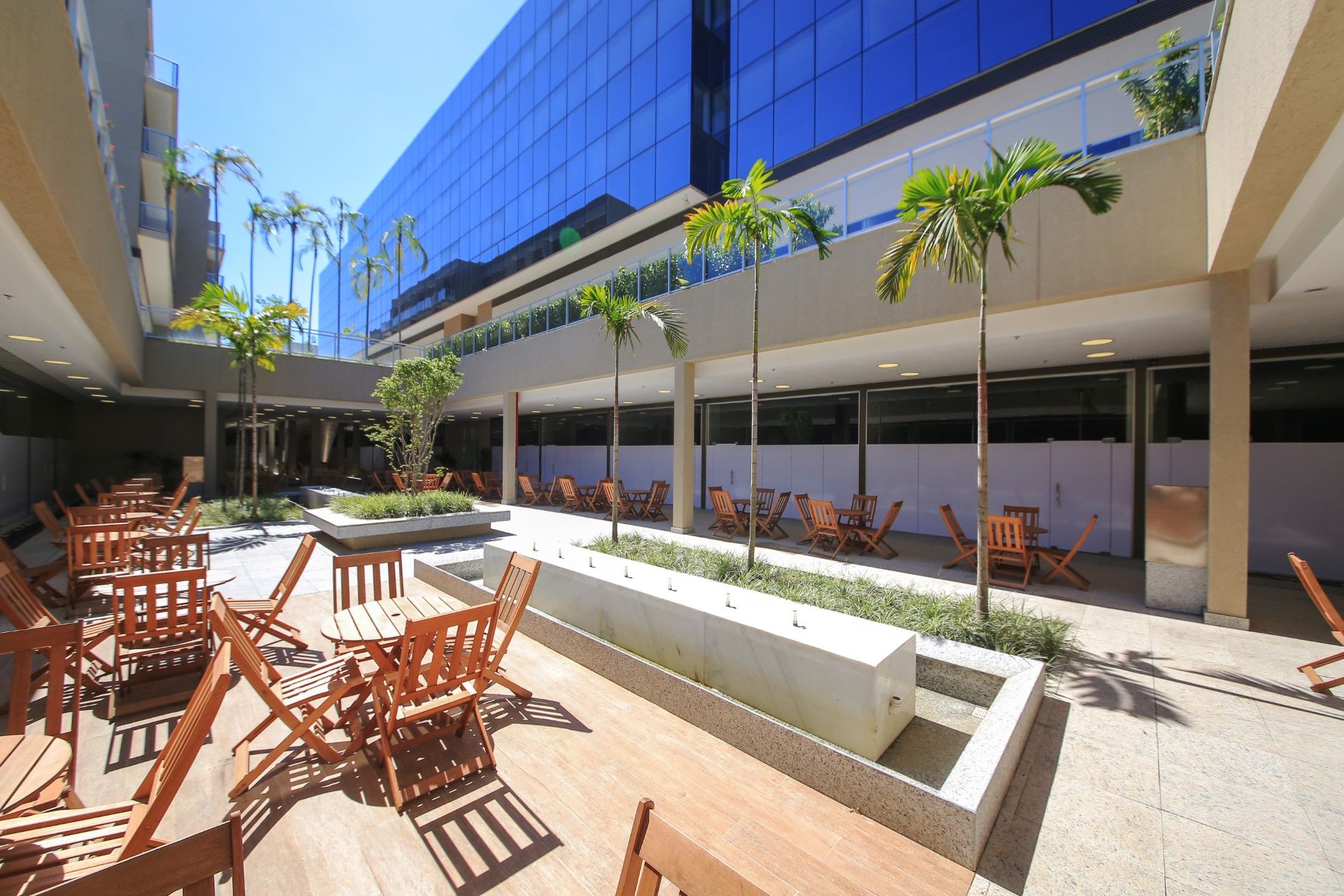 Neolink Office Mall & Stay — Praça de Convivência