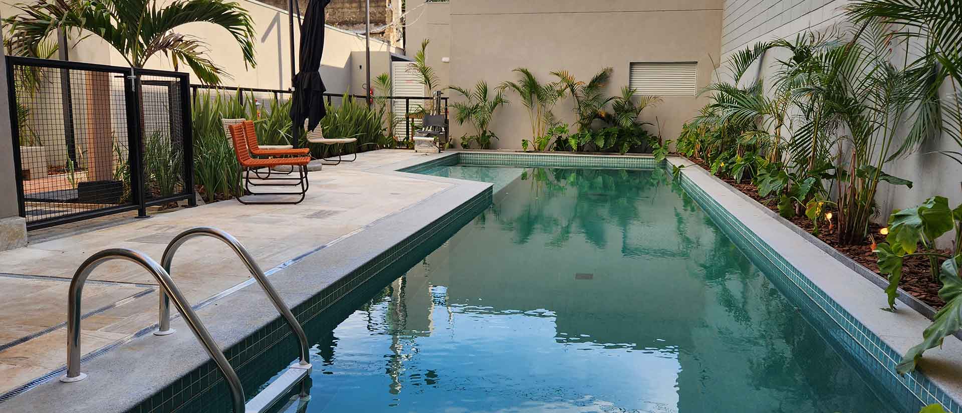 To Liv Pinheiros — Piscina